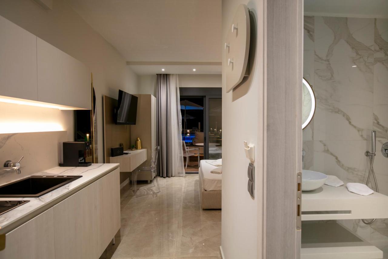 B&D Luxury Suites Скала Потамияс Екстериор снимка